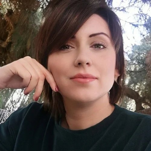 Elif Ö.