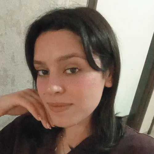 Büşra İ.