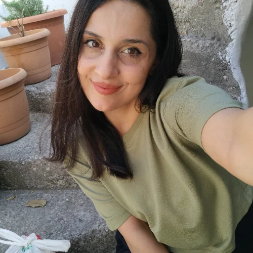 Emine Ç.