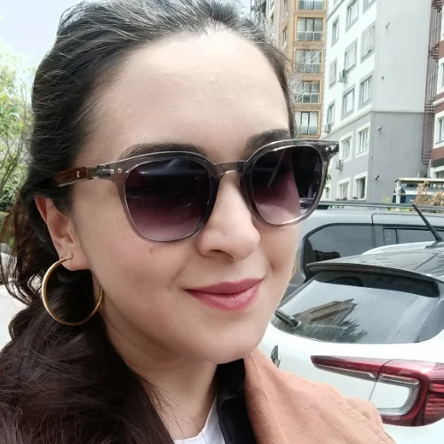 Özlem K.-