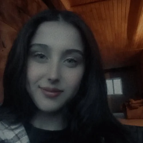 Elifnur K.-