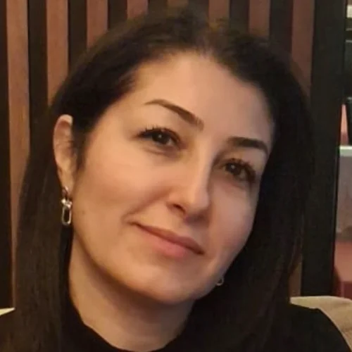 Esma K.