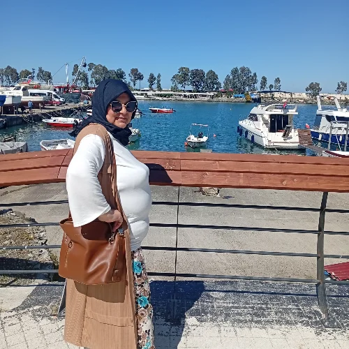 Derya B.