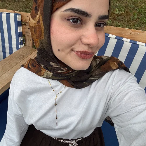 Selime D.-