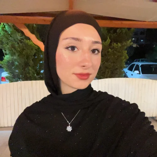 Büşra K.-