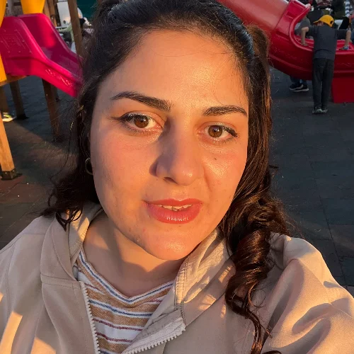 Elif Ö.-