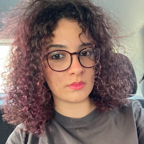 Ayşe Ç.-