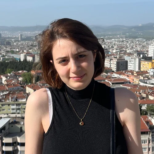 Elif Ö.-