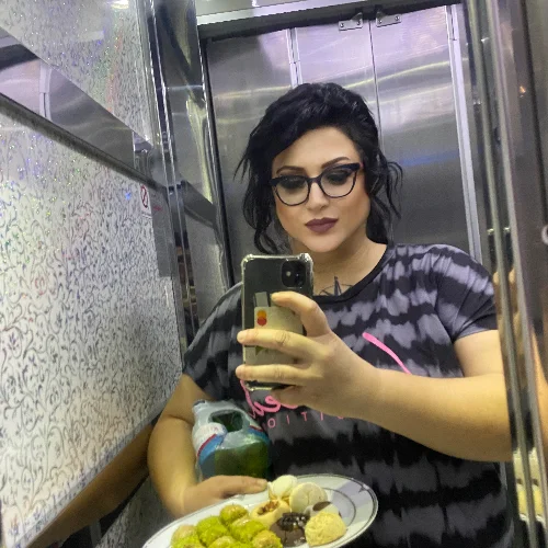 Aynur H.-