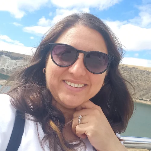 Emine K.-
