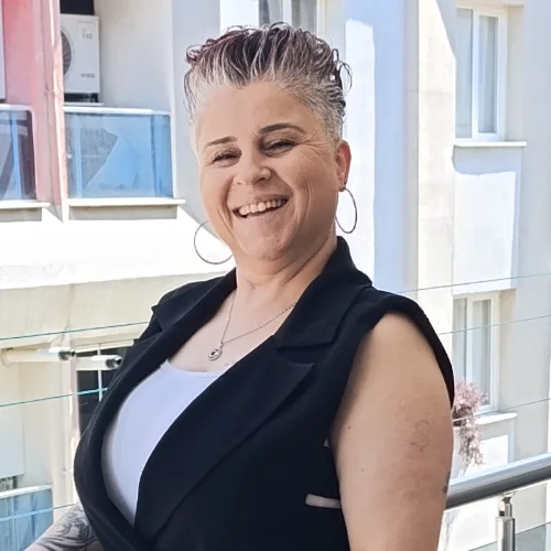 Özlem A.-