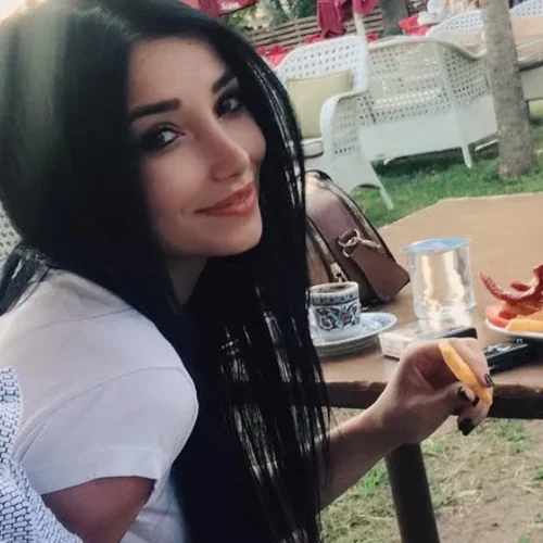 Demet D.-
