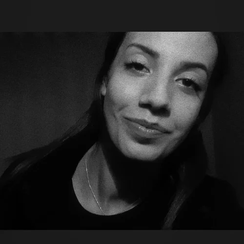 Esra Ö.-