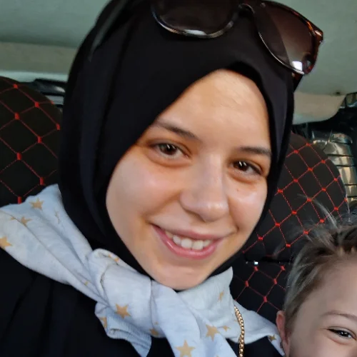 Büşra C.-
