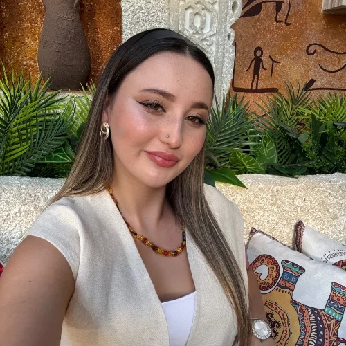 Gülsüm Ç.