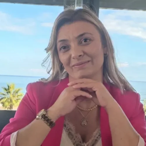 Güllü D.-
