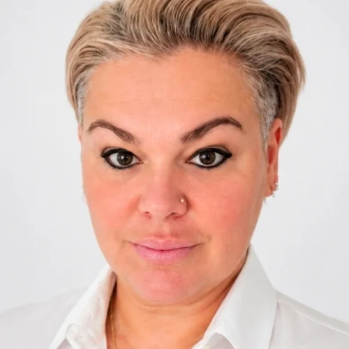 Ayla Ç.