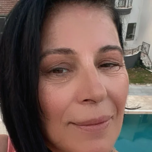 Hülya M.-