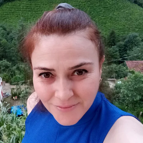 Hülya E.