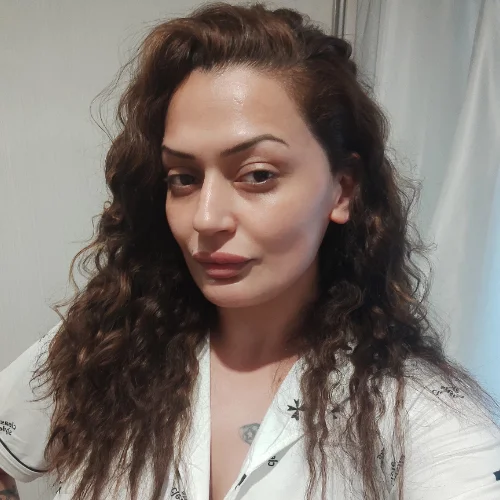 Sinem Ç.