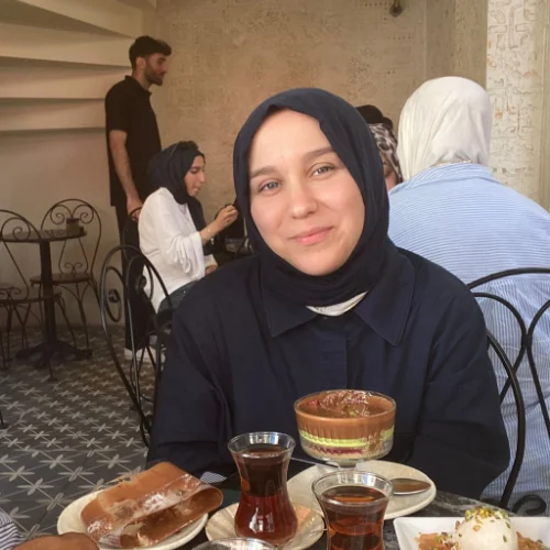 Büsra Ö.-