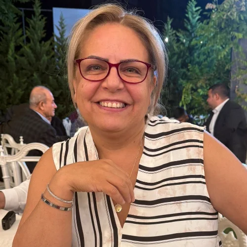 Ayşe E.-