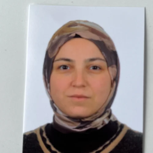 Öznur Y.