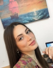 Özlem M.-