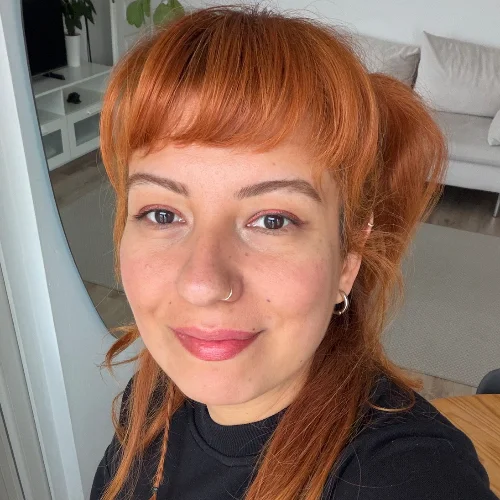 Esin Ç.-