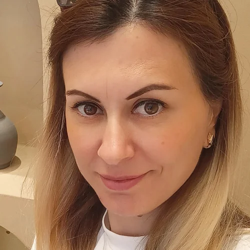 Özlem B.