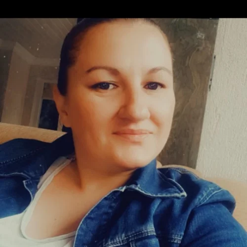 Ayşe C.