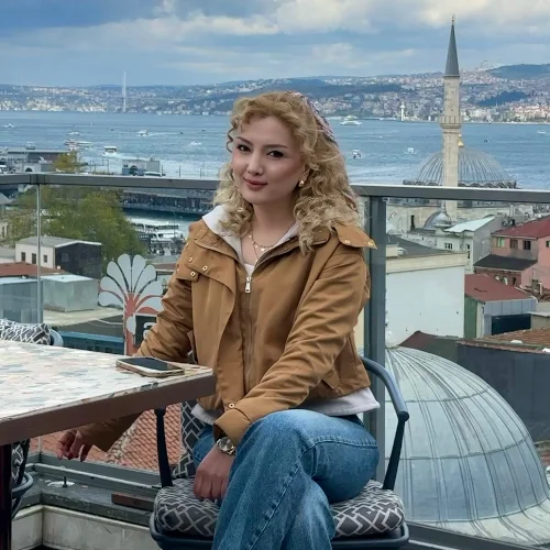 Zeynep Nur T-