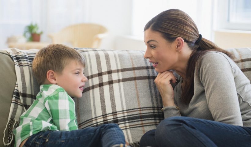 Çocuk Bakıcıları : Çocuklarla sohbet etmeye nasıl başlamalısınız ?